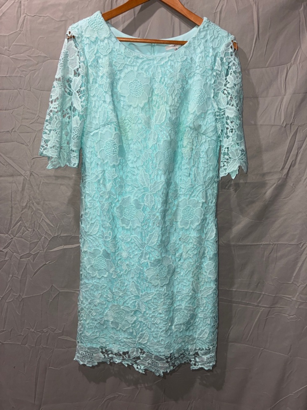 Elegant Mint Lace Shift Dress - Women